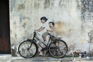 « Little children on a bicycle » d'Ernest Zacharevic 